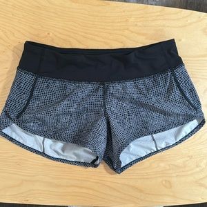 Lululemon women's shorts - black and white pattern size 4